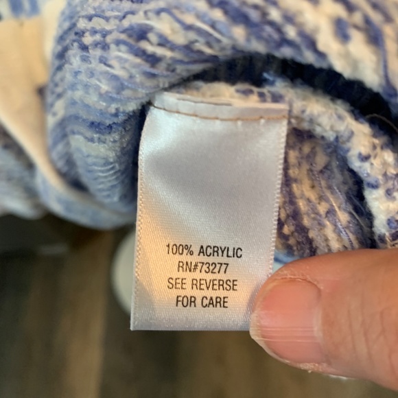 Croft& Barrow Nordic snowflake sweater. Worn 2x‎ - Picture 7 of 7